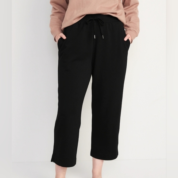 Women's Old Navy High-waisted cropped straight sweatpants NWOT - Picture 2 of 5